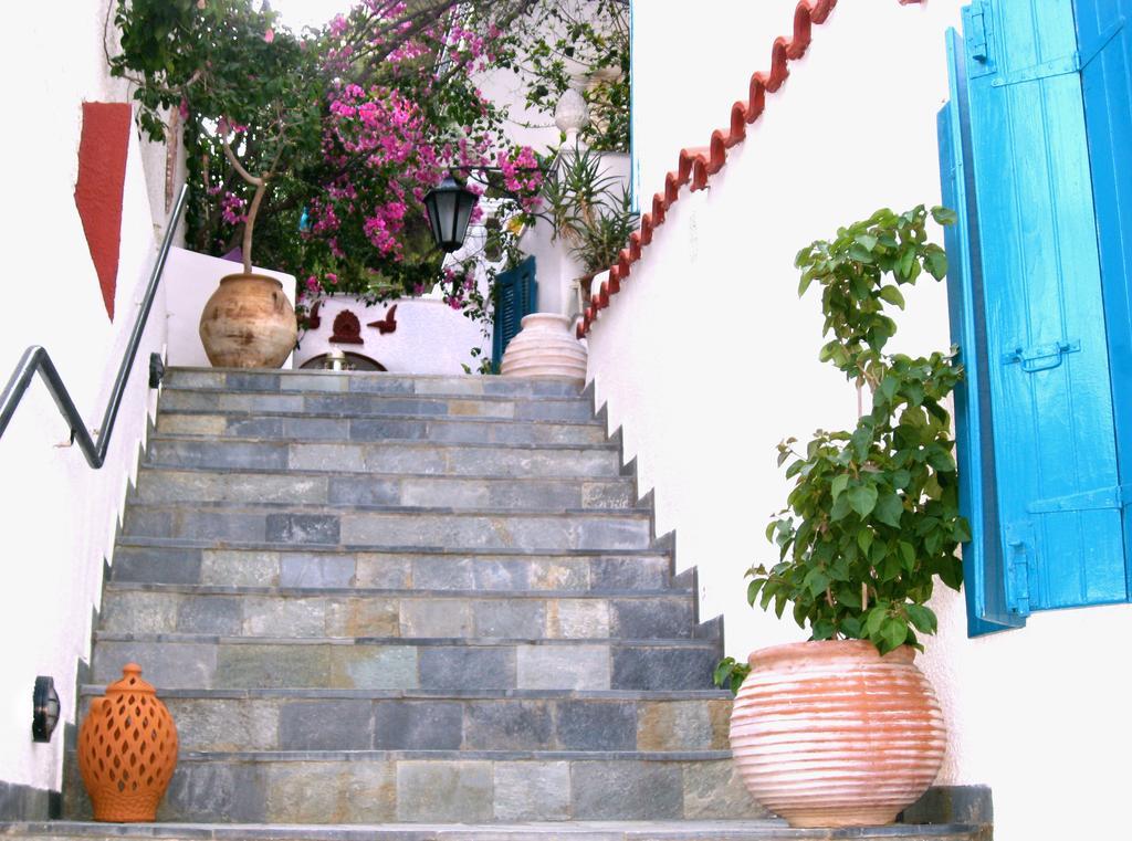 Stella Studios Poros Town Exterior photo
